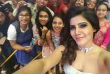 Samantha Ruth Prabhu takes a selfie with her fans at SIIMA 2016 red carpet 