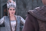 Sridevi's look as a queen in the film Puli revealed