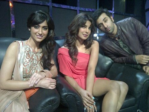Film Barfi! actors - Ileana D'Cruz (left), Priyanka Chopra (centre) and Ranbir Kapoor (right) at Indian Idol final show