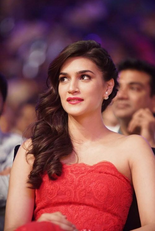 new crop of Bollywood actresses at SIIMA including Kriti Sanon