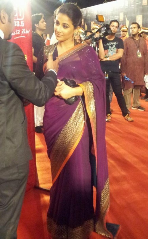 Vidya Balan who bagged best actress role for Kahani was seen in a purple Sabyasachi saree