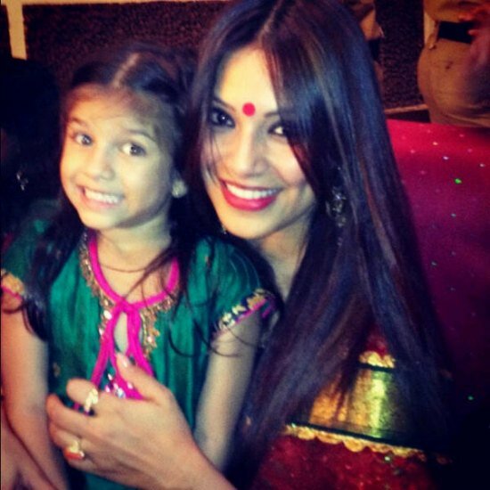 Bipasha Basu at Durga pujo pandal with her niece