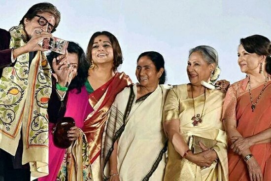 Picture of the epic selfie from Bollywood legend Amitabh Bachchan featuring Jaya Bachchan, Vidya Balan, Mamata Banerjee and Sharmila Tagore at KIFF21