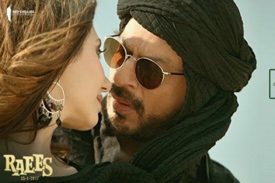 Raees Zaalima song starring SRK and Mahira Khan