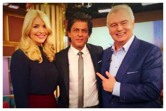 SRK in London for Dilwale! Seen here with Holly Willoughby and Eamonn Holmes for ITV morning show
