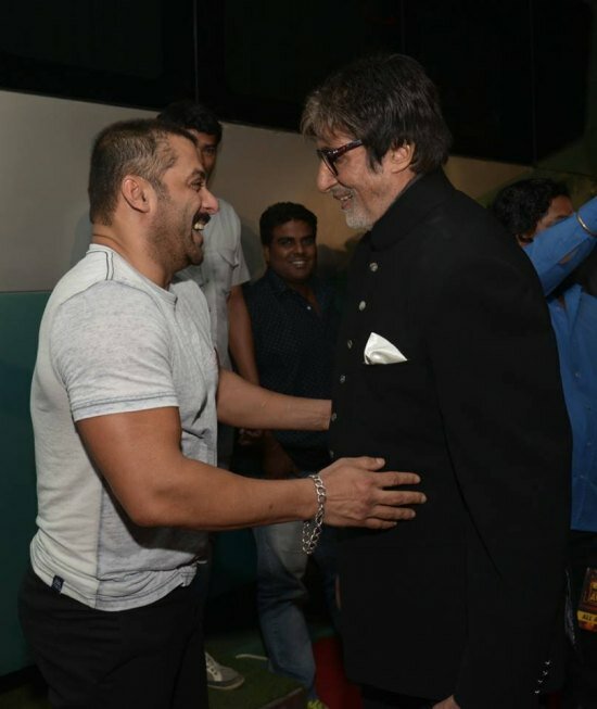 Salman Khan shares a laughing moment with Amitabh Bachchan