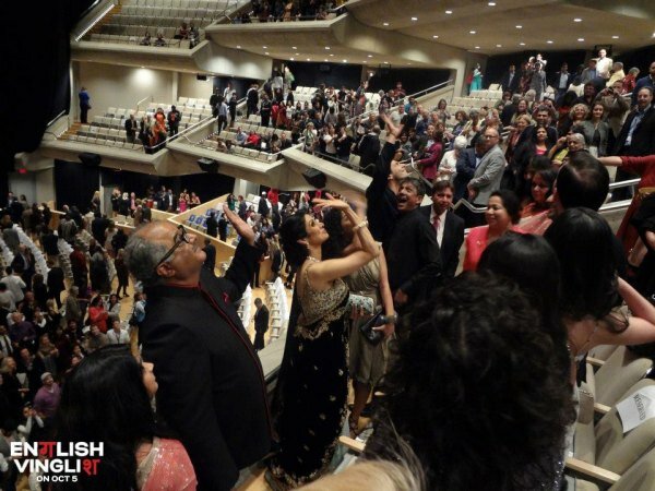 Sridevi and Boney Kapoor wave back at the audience at TIFF after the English Vinglish premiere